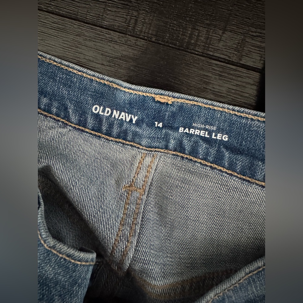 High-Waisted Barrel Ankle Jeans - Picture 7 of 8